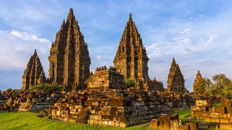 Misteri dan Keindahan Candi Prambanan: Arsitektur yang Memukau